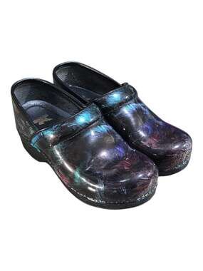 Dansko Professional Clogs in Multi-Color Fireworks Print Patent Leather Sz 7.5-8